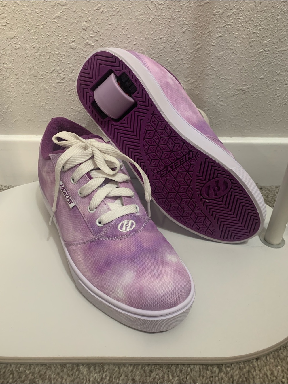 Heelys White and Purple Tie-Dye Low-Top Roller Sneakers